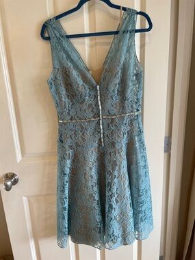 Vera Wang Light Blue Lace V-Neck Midi Dress